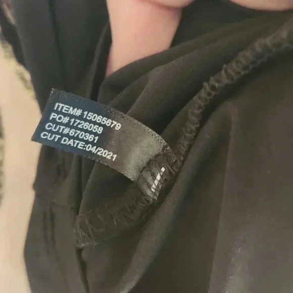 TORRID Wicking Active Black Tank Sleeveless Flaming Scull Size 4 - Picture 7 of 8